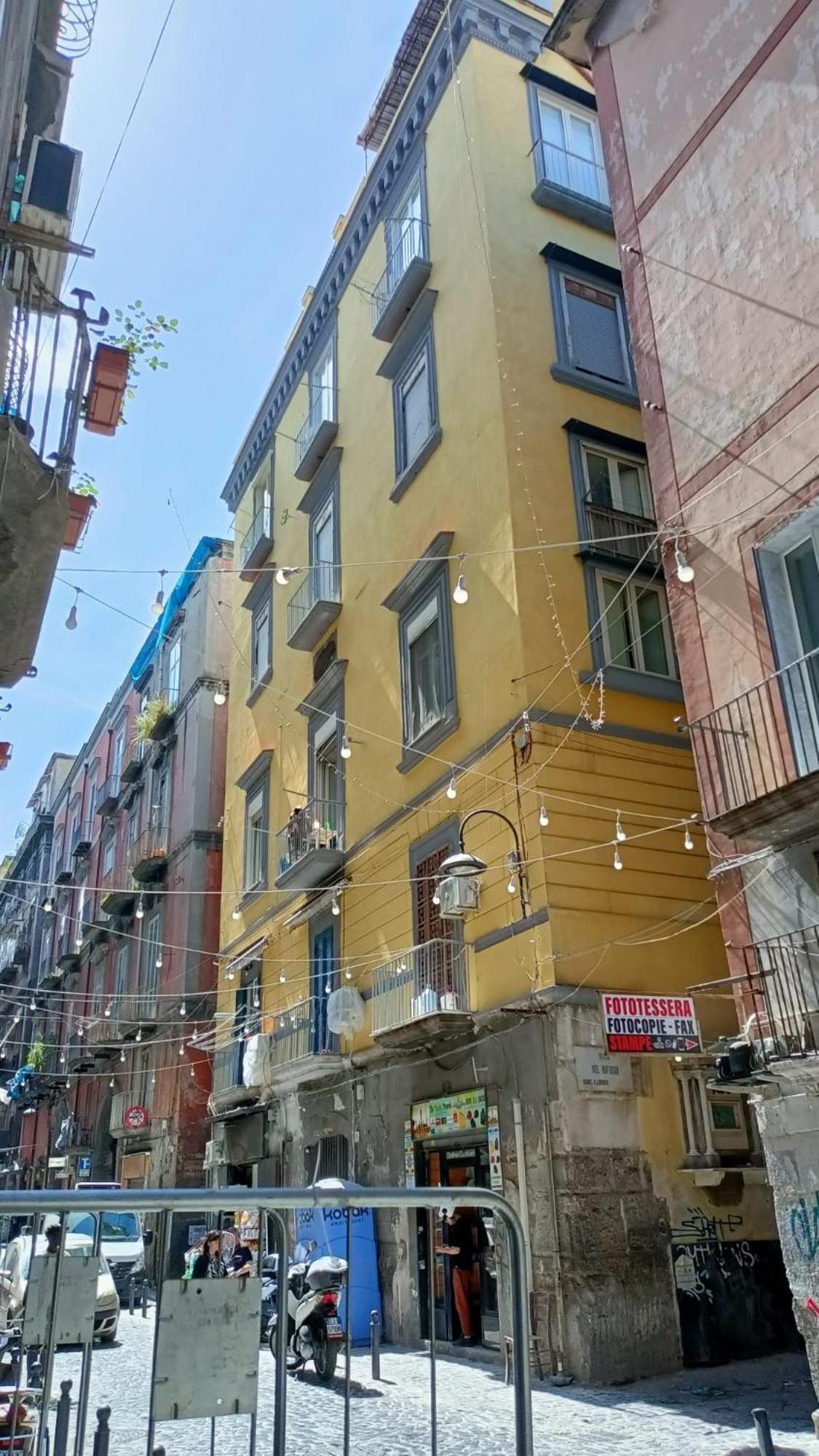 Centro, Dm * Naples